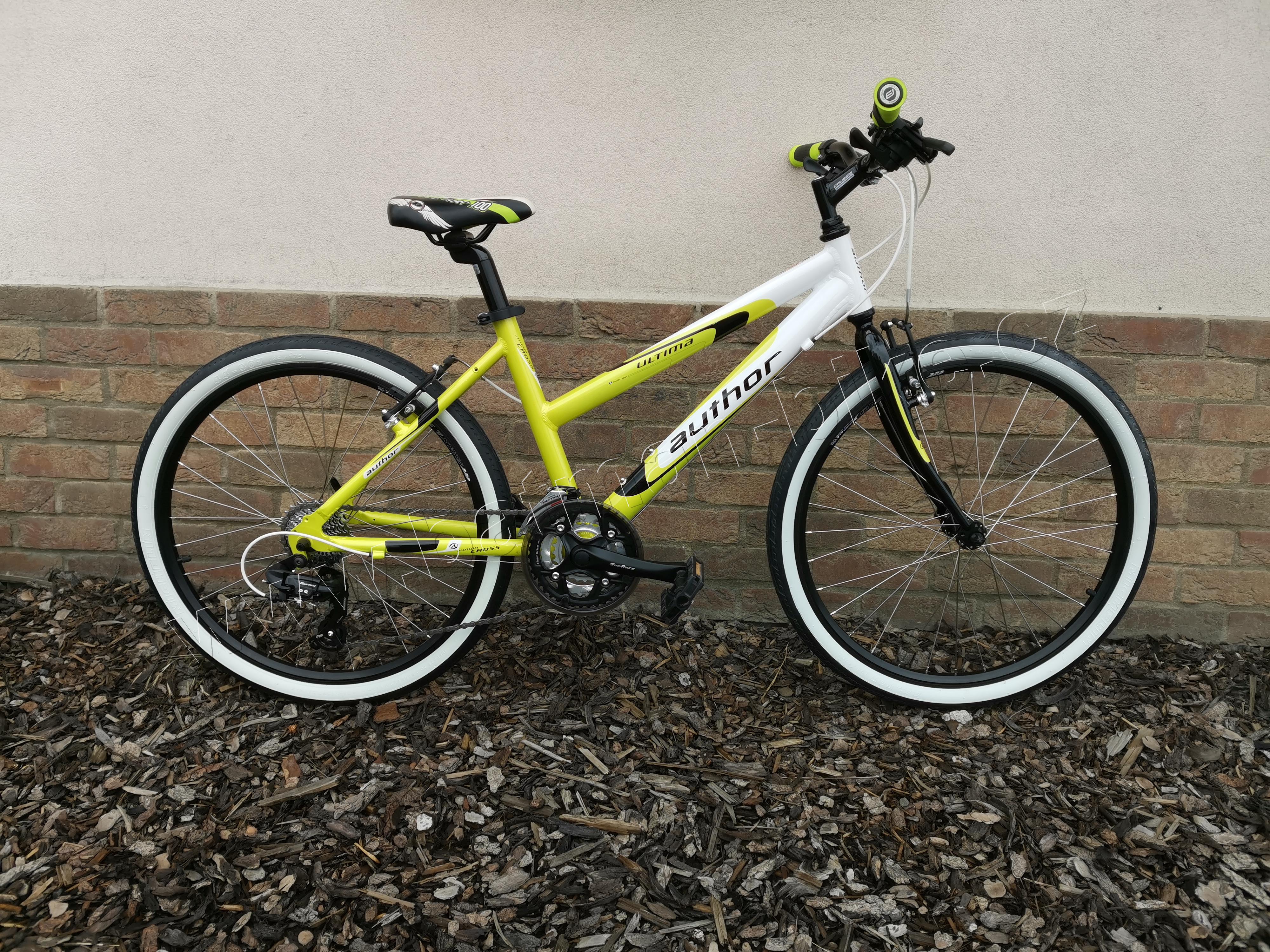 Author Ultima 24  bílá/zelená stavba