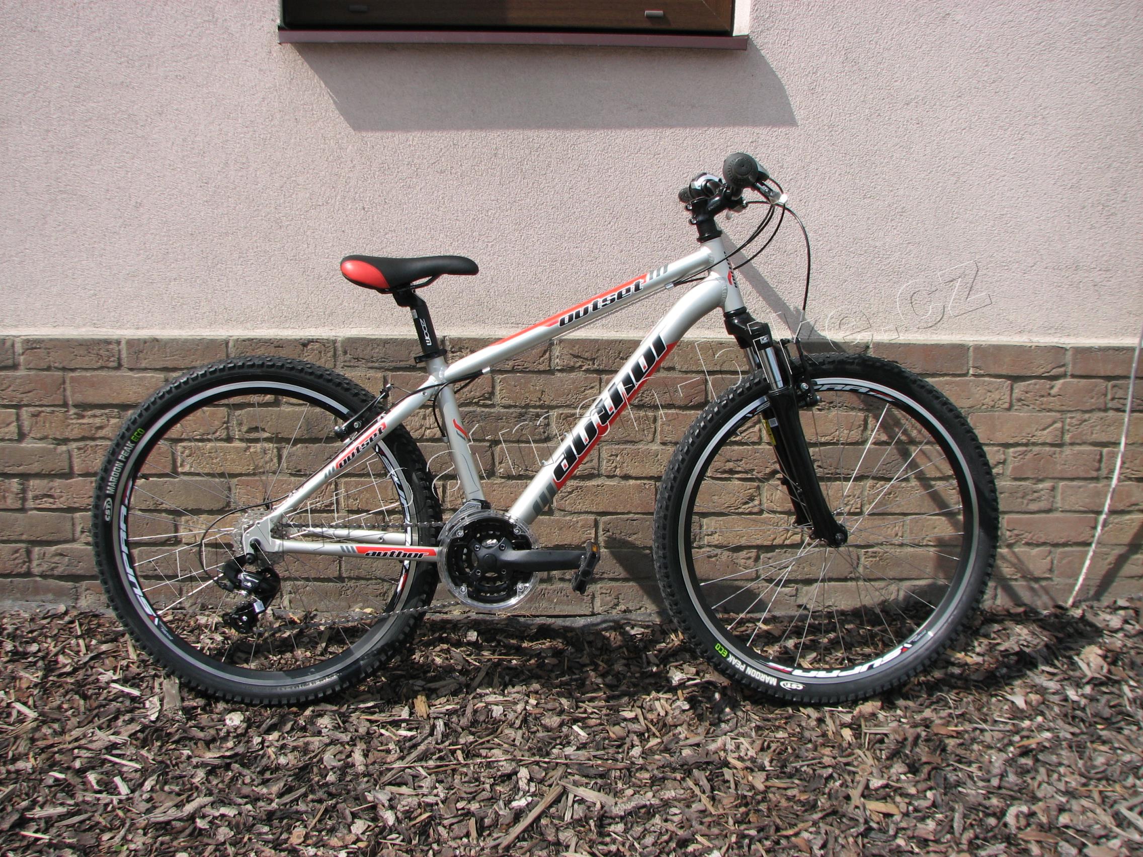 Kolo Author Outset 26 stříbrná červená  8sp  15